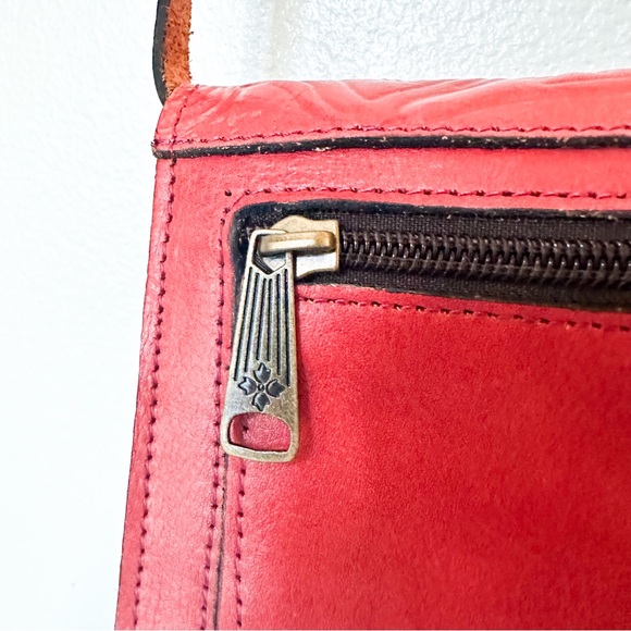 Patricia Nash Red Leather Rose Tooled Crossbody Purse Bag Torri - Picture 6 of 6